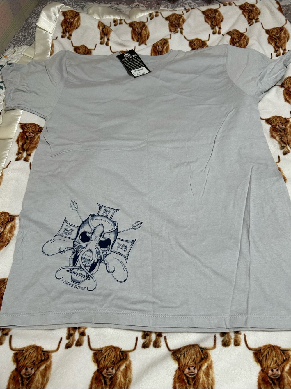 Men's Light Gray Short Sleeve Tee with Navy Skull Crest